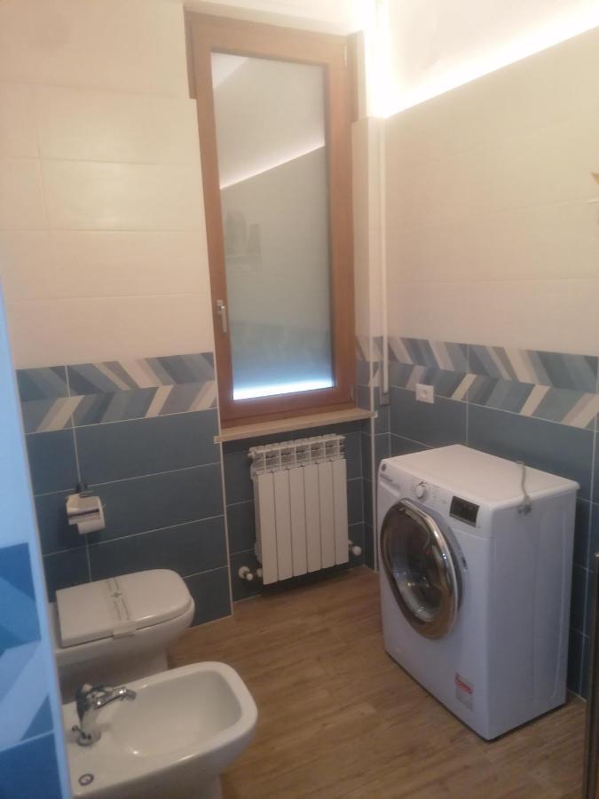 Emmanueli65 Fronte Clinica Per 5 Matrimoniale 2 Singoli 1 Divano Letto Piacenza Eksteriør billede
